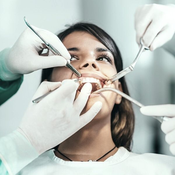 Caries-y-Empastes-Odontología-Clinic-Mallorca-MED
